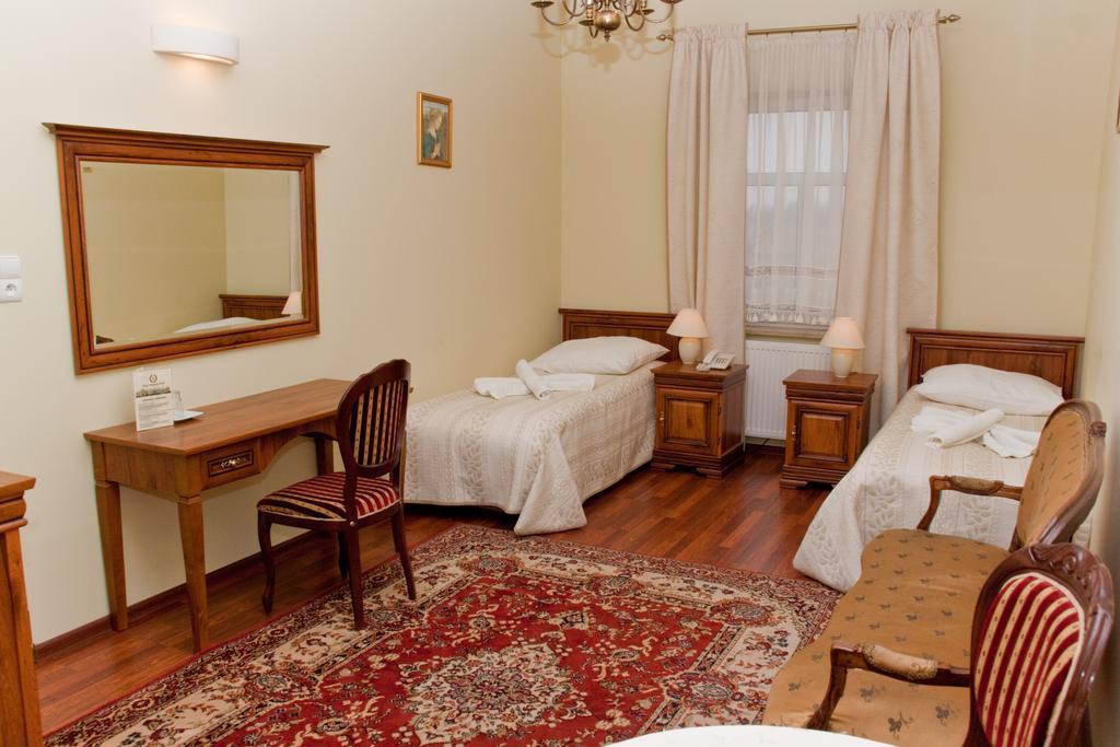 Hotel Napoleon Wroblew  Номер фото