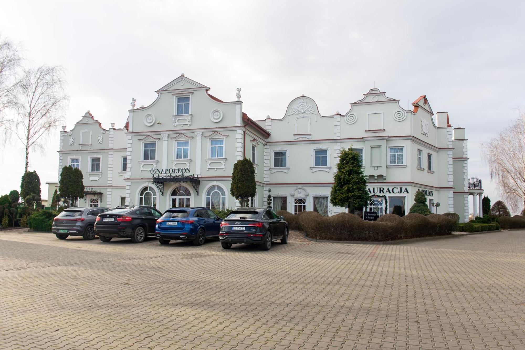 Hotel Napoleon Wroblew  Екстер'єр фото