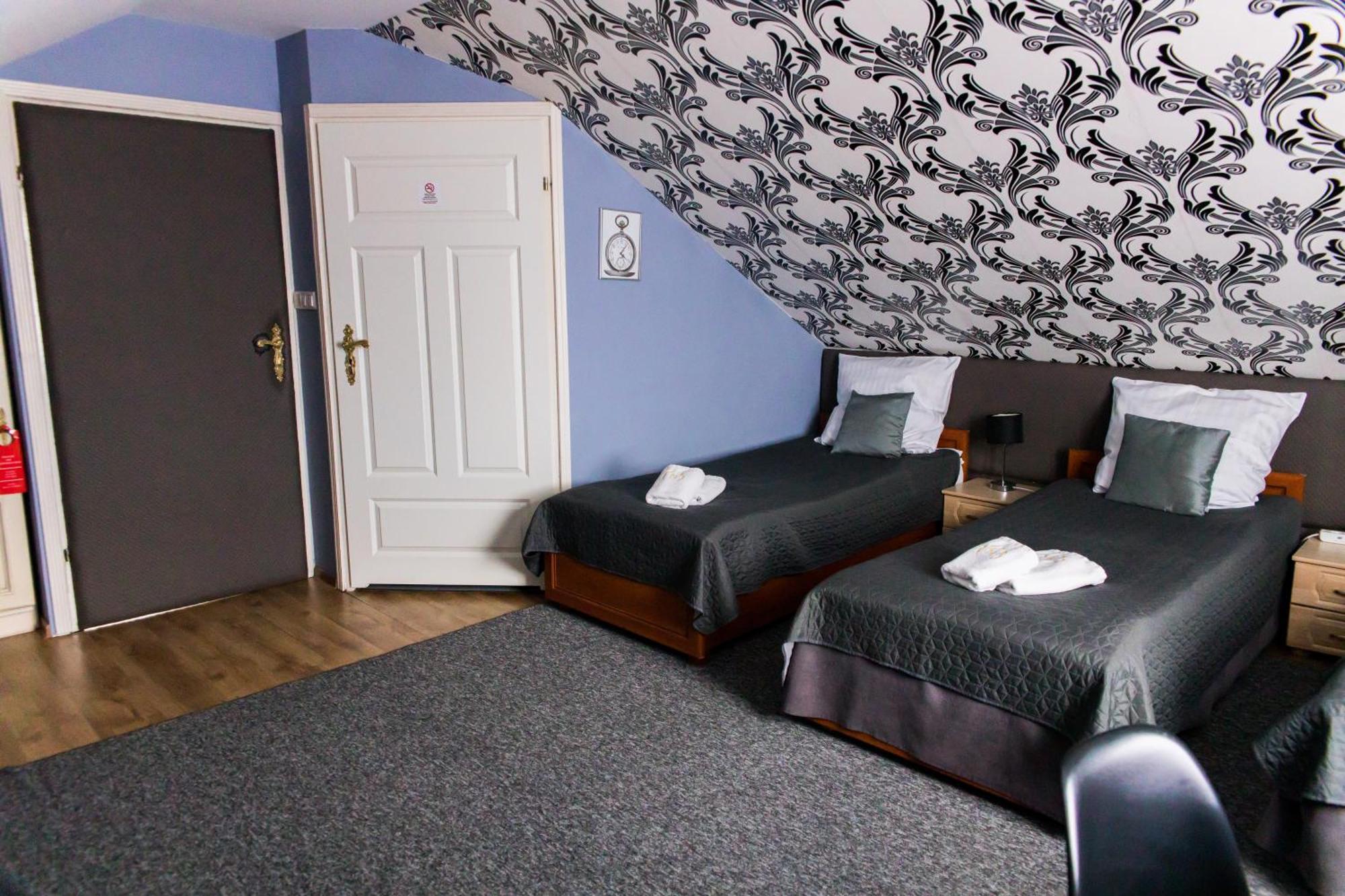 Hotel Napoleon Wroblew  Екстер'єр фото