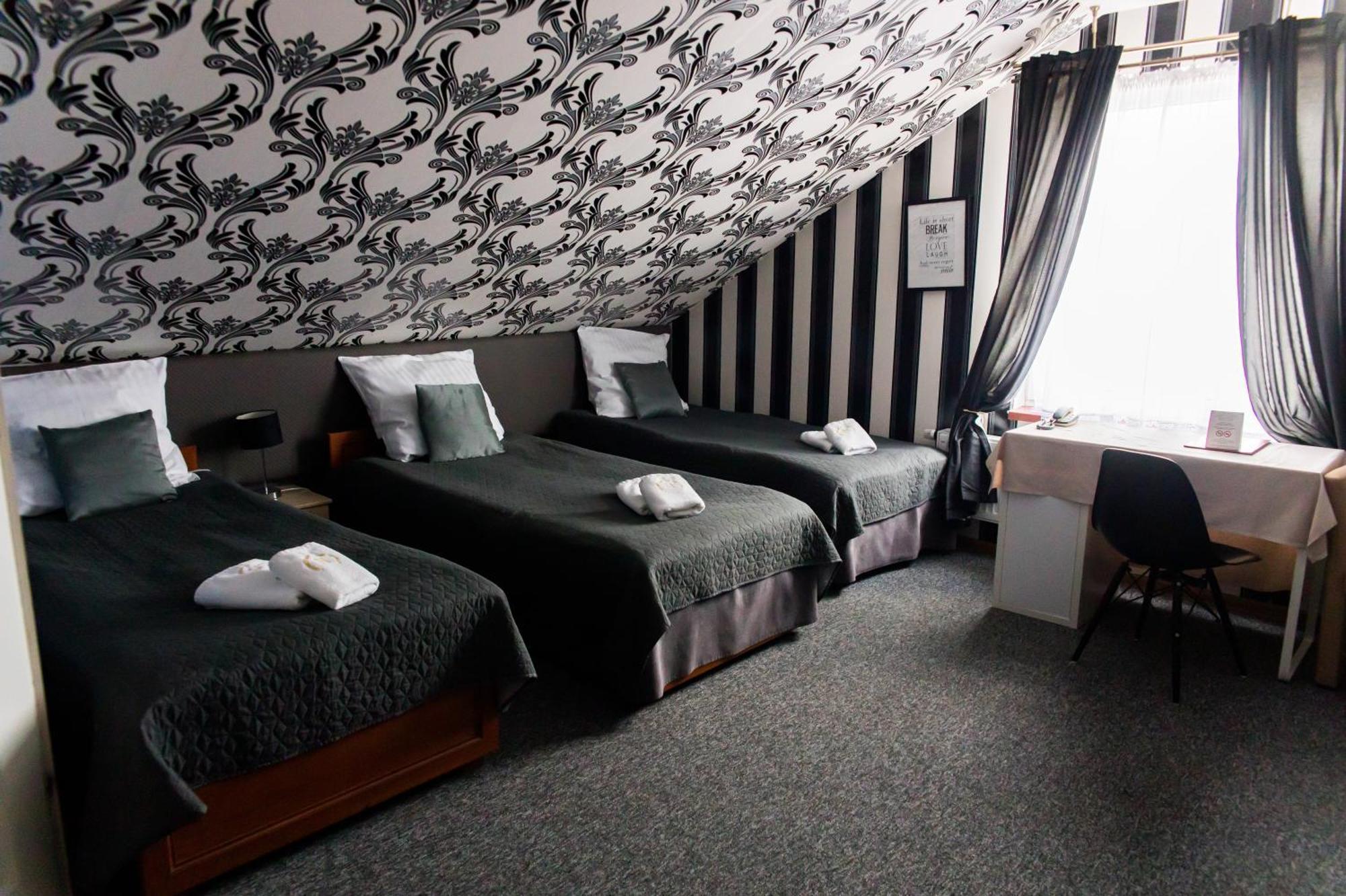 Hotel Napoleon Wroblew  Екстер'єр фото