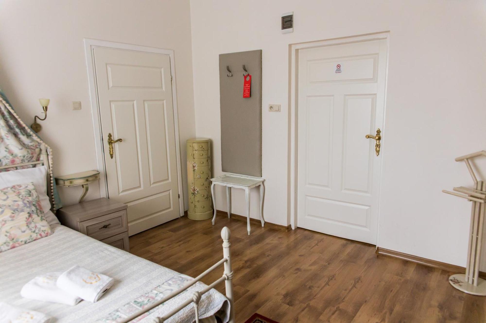 Hotel Napoleon Wroblew  Екстер'єр фото