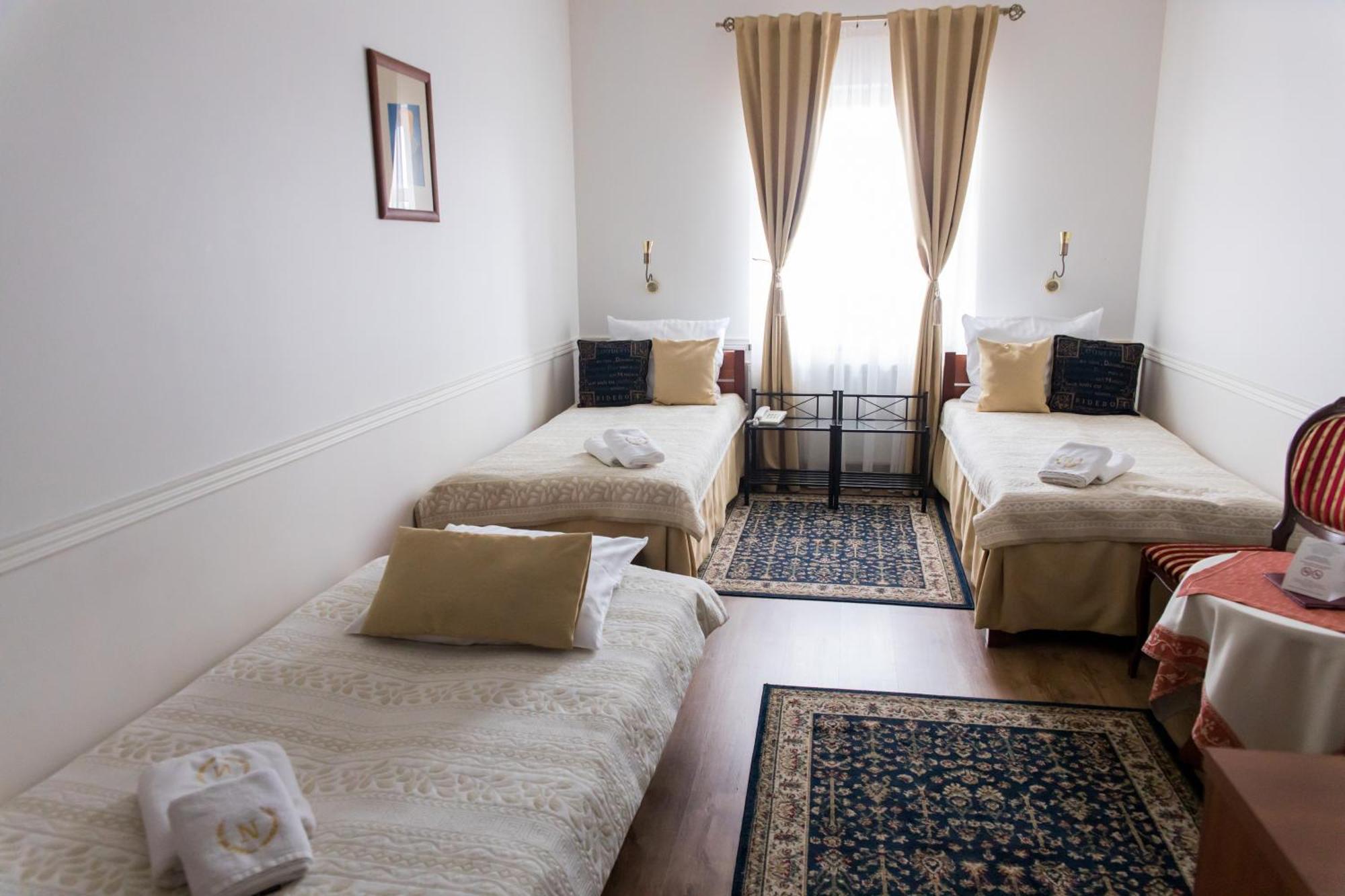 Hotel Napoleon Wroblew  Екстер'єр фото
