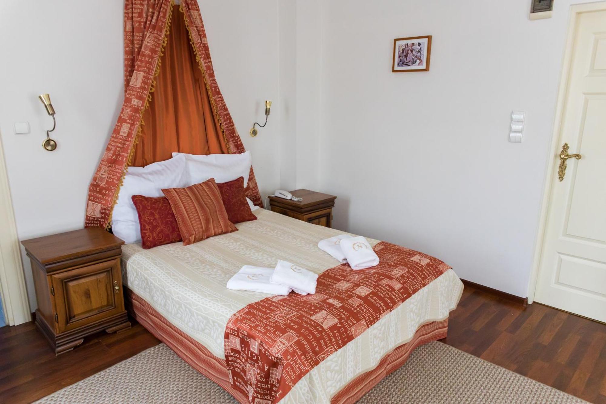 Hotel Napoleon Wroblew  Екстер'єр фото