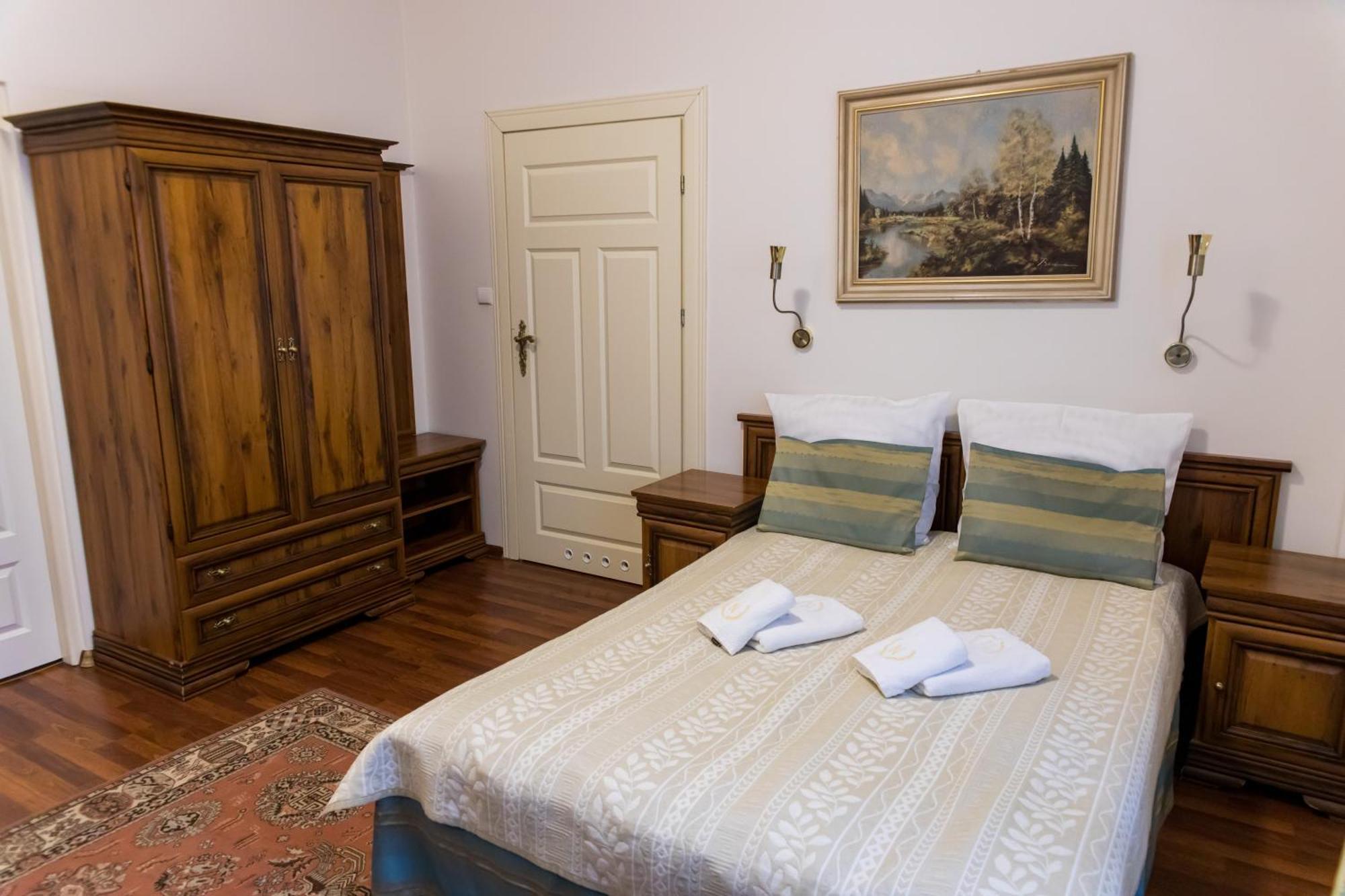 Hotel Napoleon Wroblew  Екстер'єр фото