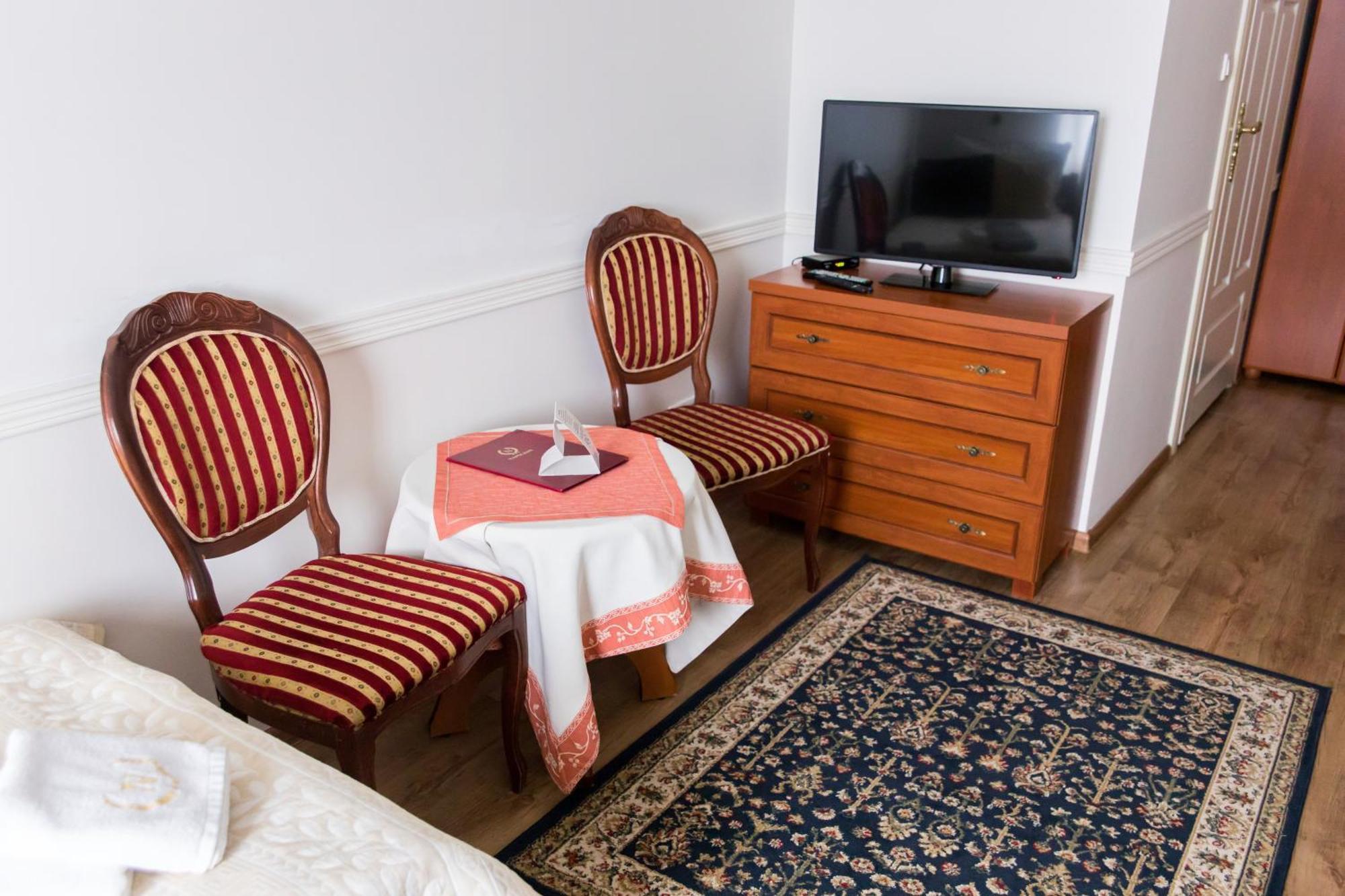 Hotel Napoleon Wroblew  Екстер'єр фото