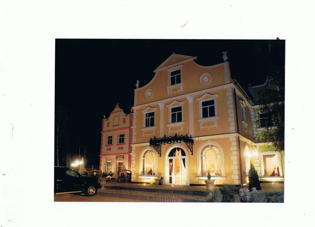 Hotel Napoleon Wroblew  Екстер'єр фото