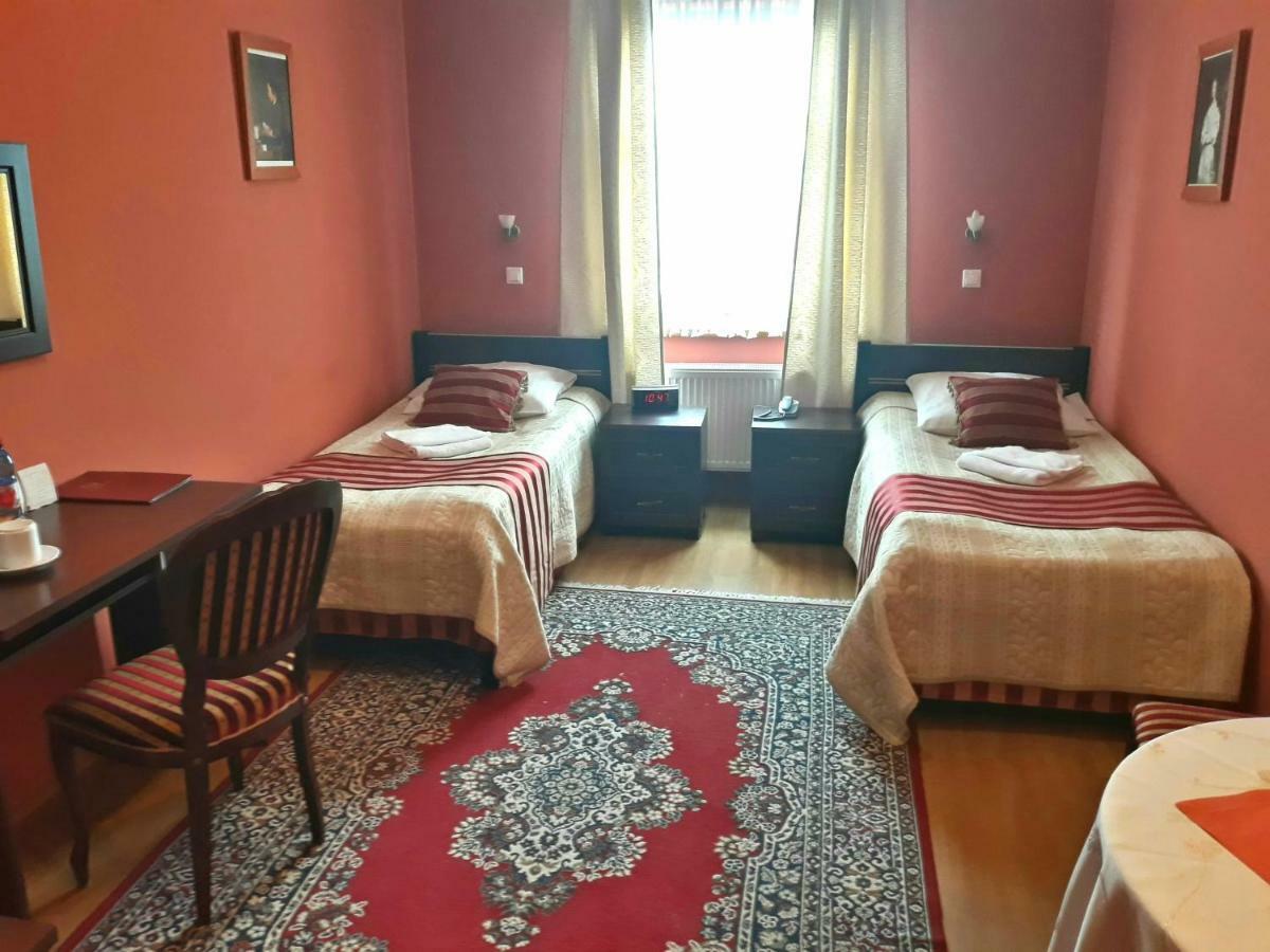 Hotel Napoleon Wroblew  Екстер'єр фото